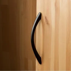 Compra TIRADOR MUEBLE ZAMAK 165X18X30MM REI 7-589A.18 al mejor precio