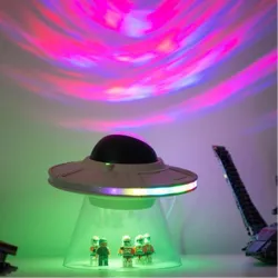 Compra LAMPARA SOBREMESA PROYECTOR OVNI LUZ NOCTURNA USB MULTIMODO MUSICA SINCRO XANLITE SPACELITE al mejor precio
