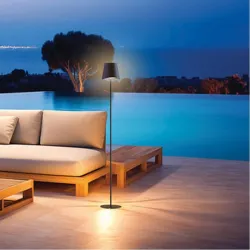 LAMPARA DE PIE DE METAL...