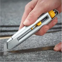 Compra CUTER METALICO INTERLOCK 18 MM STANLEY 0-10-018 al mejor precio