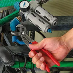 Compra TENAZA AJUSTABLE COBRA PULIDA 250 MM KNIPEX PREMIUM 87 01 250 al mejor precio