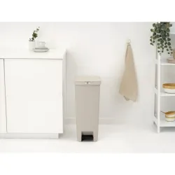 CUBO RECICLAJE PEDAL STEPUP BEIGE 40L BRABANTIA 251849