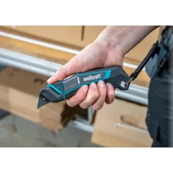 CUTER DE CUCHILLA TAPEZOIDAL CON ESTUCHE PRO SAFE WOLFCRAFT 4292000